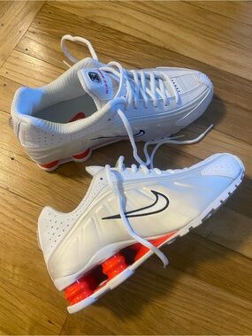 NEW Nike Shox R4 GS Women's Athletic Shoes White Red Black